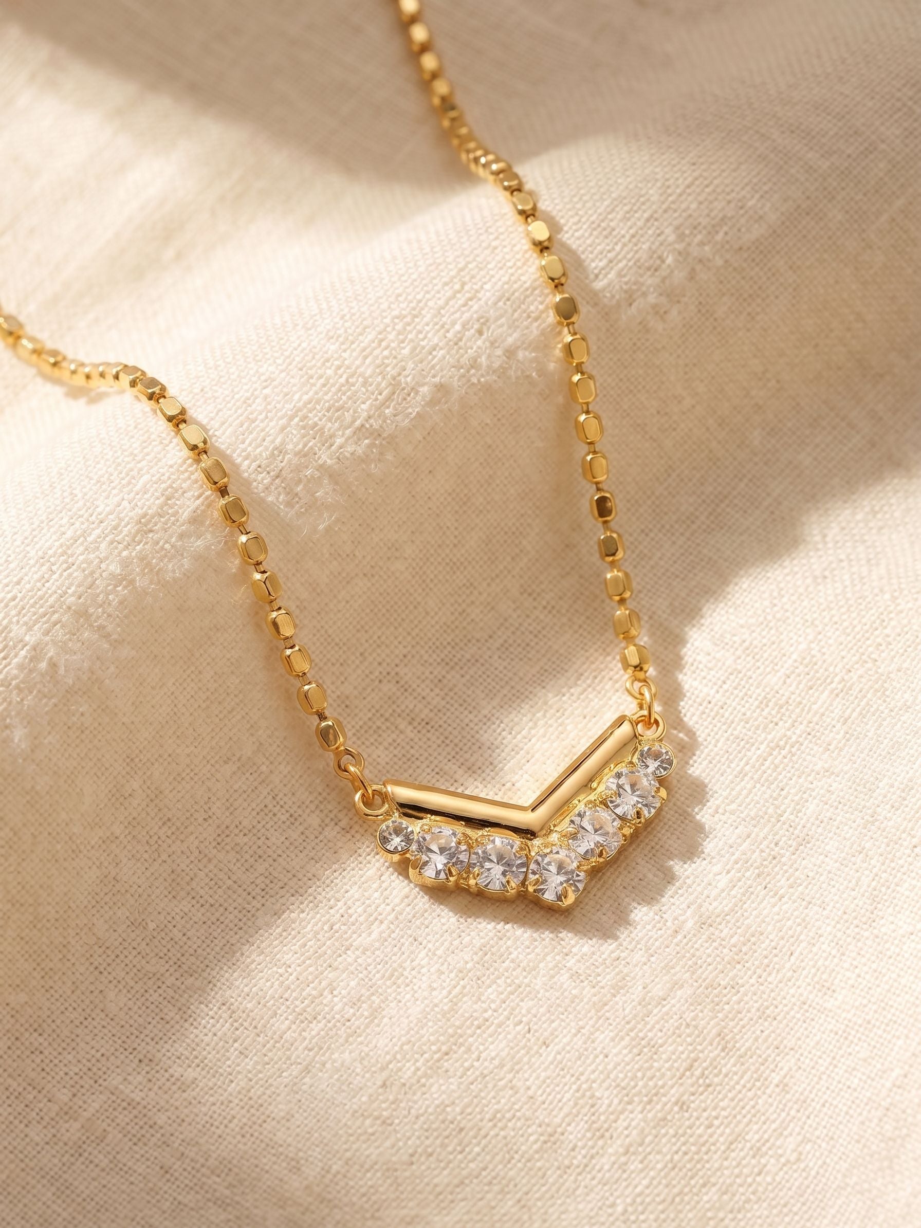 Mika Pendant Necklace - 4NGK5BGCRY