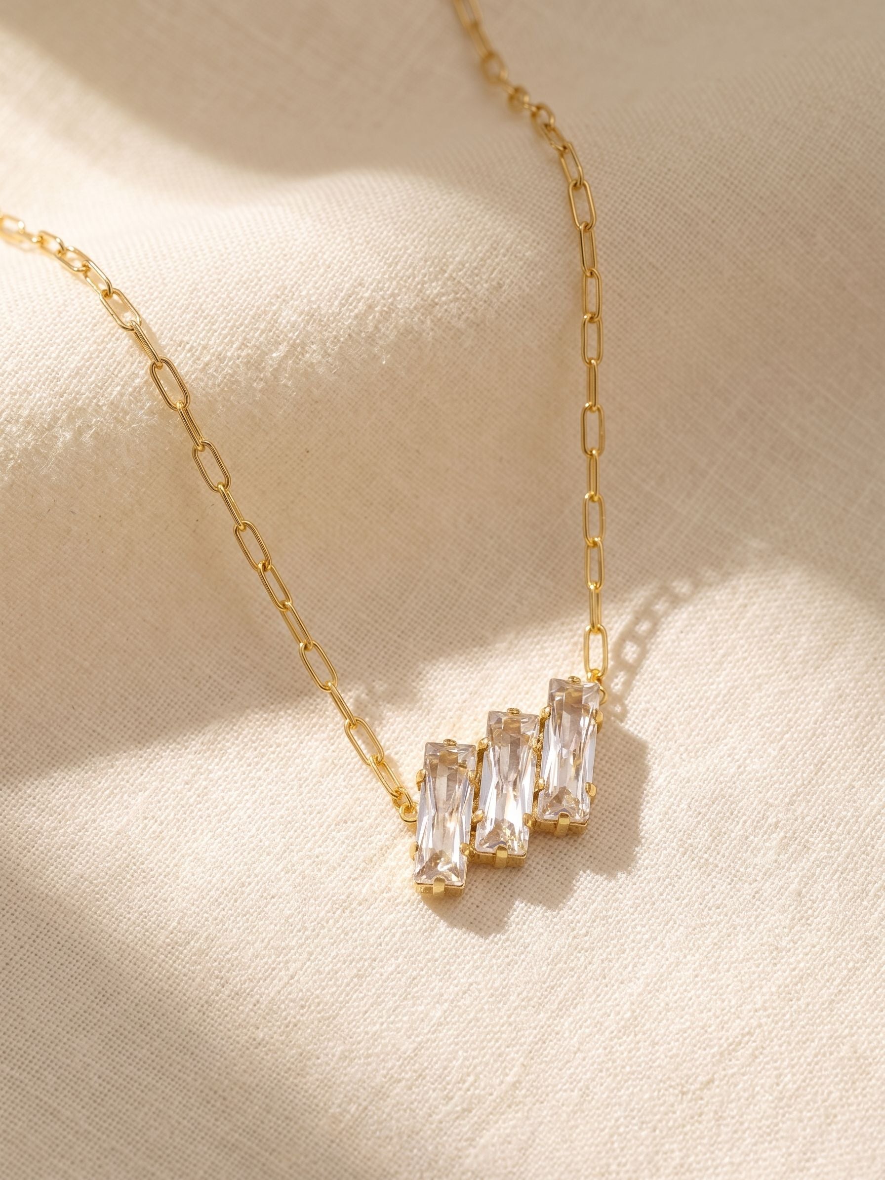 Brayden Pendant Necklace - 4NGK8BGCRY