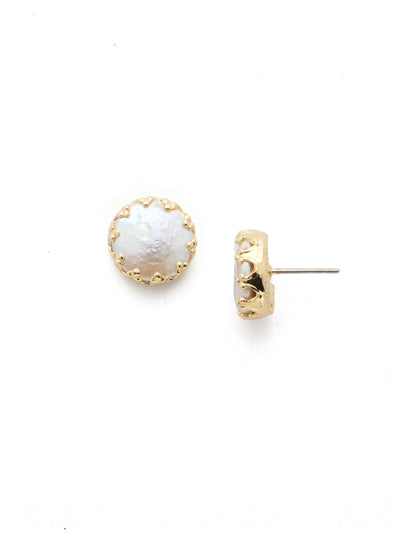 Isabella Stud Earrings - EEC15BGPLP - <p>A textured gold-tone setting wraps around a luminous white coin pearl, framing its natural, slightly flattened silhouette. The organic surface of the pearl offers a soft glow that reads clearly from across a table. A scalloped bezel adds subtle architectural detail to the quiet elegance of the center stone, making this stud an everyday anchor. Sized for daily wear and secured by our signature oversized comfort clutch, these earrings stay perfectly balanced from morning to night.</p><ul>
<li>Scalloped bezel setting with delicate bead-like accents</li>
<li>Flattened coin pearl silhouette with an organic surface texture</li>
<li>Post with oversized comfort-clutch back</li>
<li>Protective e-coat finish for lasting wear</li>
<li>Includes signature organza pouch for gifting and travel</li>
</ul>