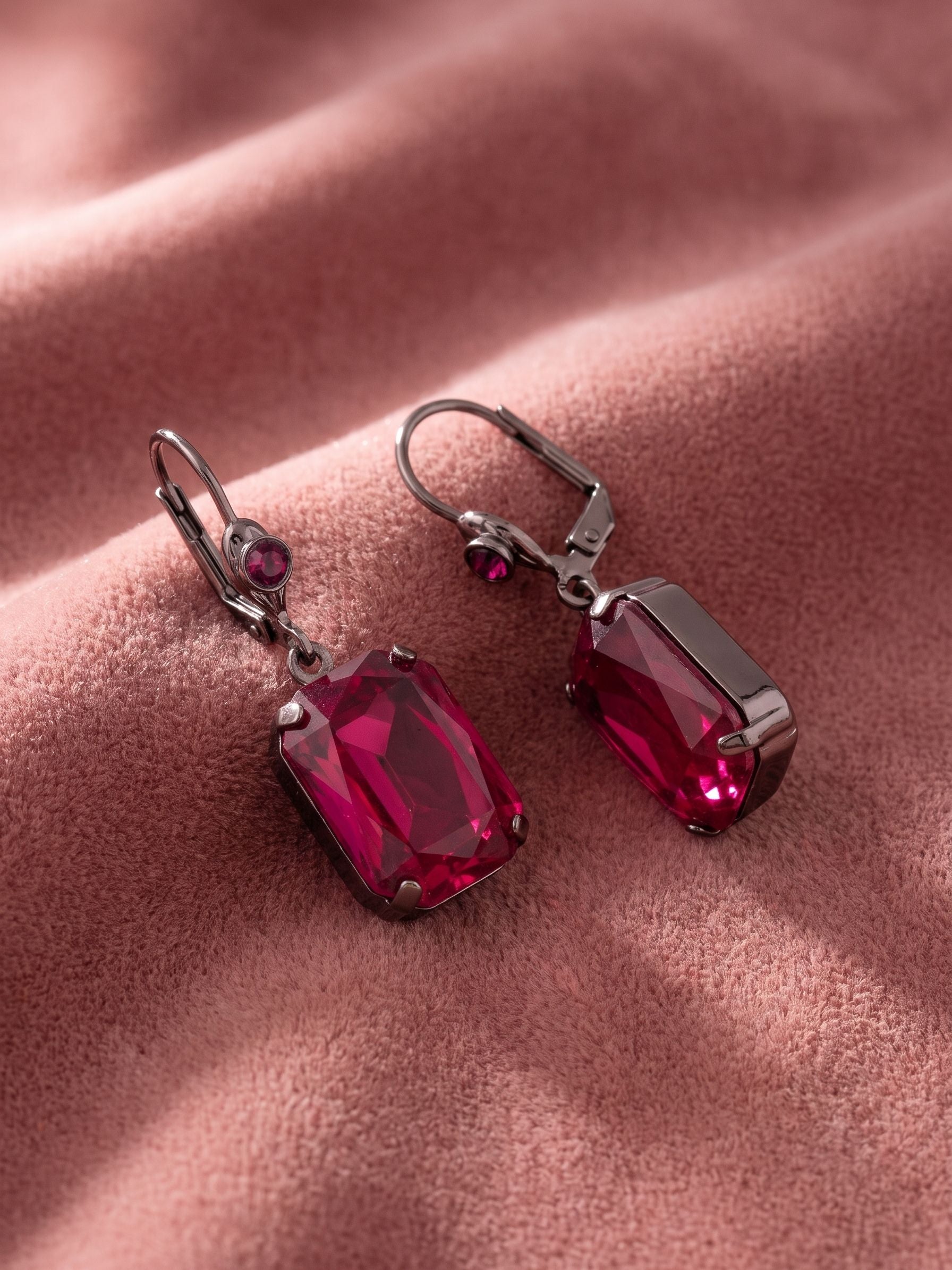 Kathleen Studded Dangle Earrings - EFF80GMFU