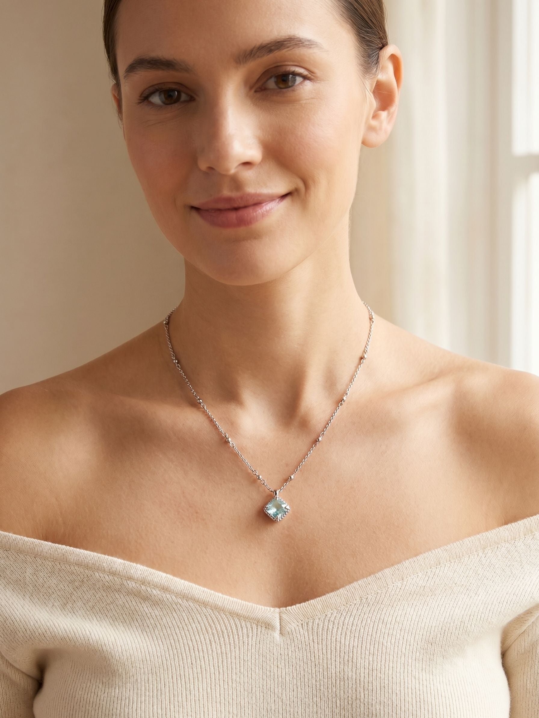 NFY2PDAQU Bust image