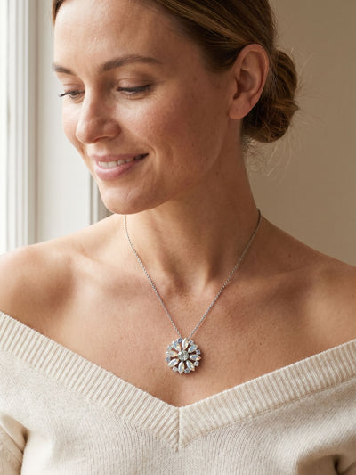 Blooming Brooch Pendant Necklace - NGK3PDRQ