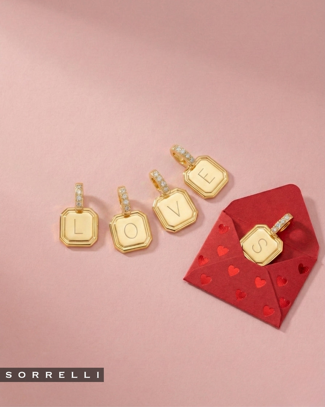 V Initial Charm - CFR31BGCRY