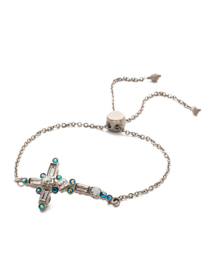 Venezia Slider Bracelet - BEC23ASSNM - <p>A beautifully detailed cross sits at the center of this adjustable slider bracelet. From Sorrelli's Snowy Moss collection in our Antique Silver-tone finish.</p>