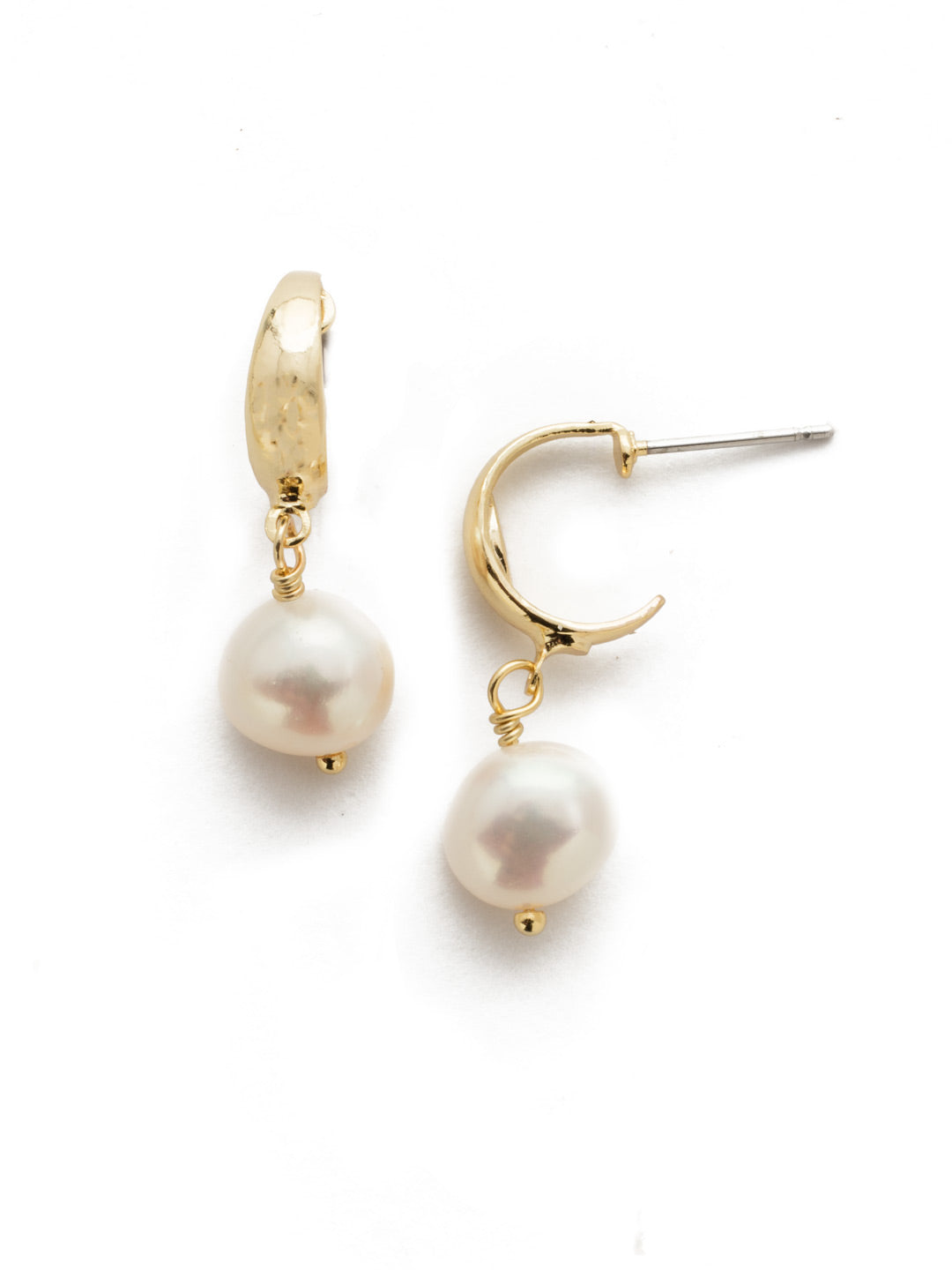 Oceane Dangle Earrings - EEF81BGMDP - <p>Simple yet stylish, this teardrop crystal pairs perfectly with any outfit. From Sorrelli's Modern Pearl collection in our Bright Gold-tone finish.</p>