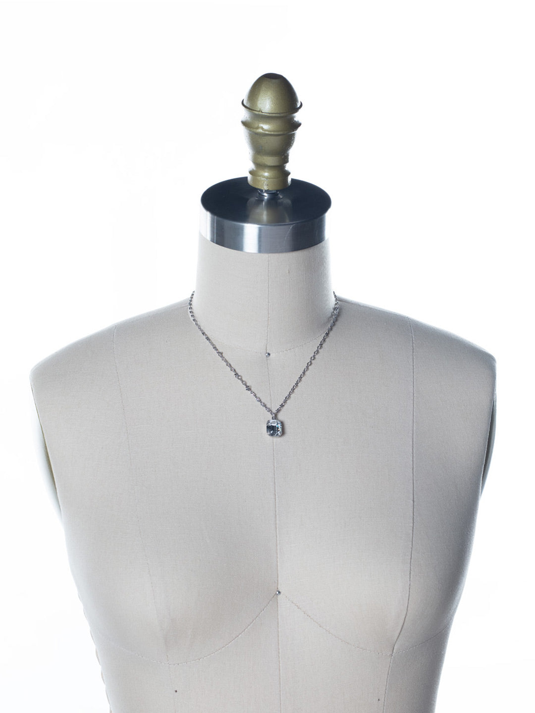 Emmy Pendant Necklace - NET99PDCRY